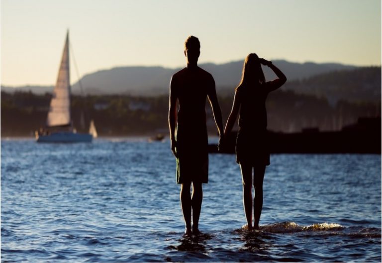 Read more about the article 6 Dating Blogs You Should Be Reading (But Not Reading)